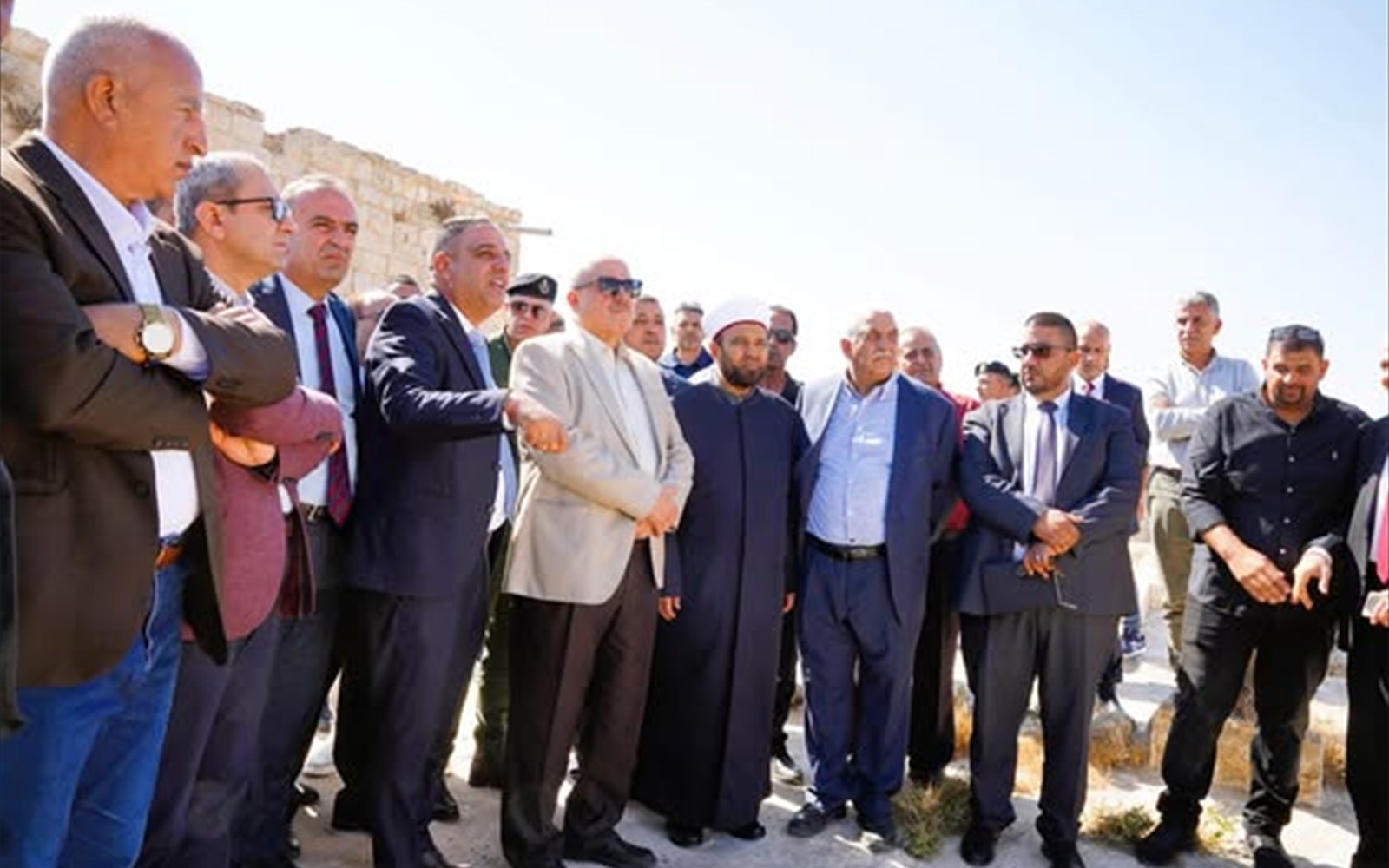وفد وزاري رفيع يزور بلدة الجيب للاطلاع على أوضاعها وتعزيز صمود المواطن...